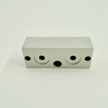 Load image into Gallery viewer, KTI Hydraulics 3030-10-10 1" Riser Block
